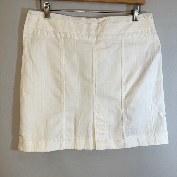 MKM Designs Womens Mini Skirt Size 7/8 White Cotton Buttons Buckle Strap Accents - Picture 2 of 8